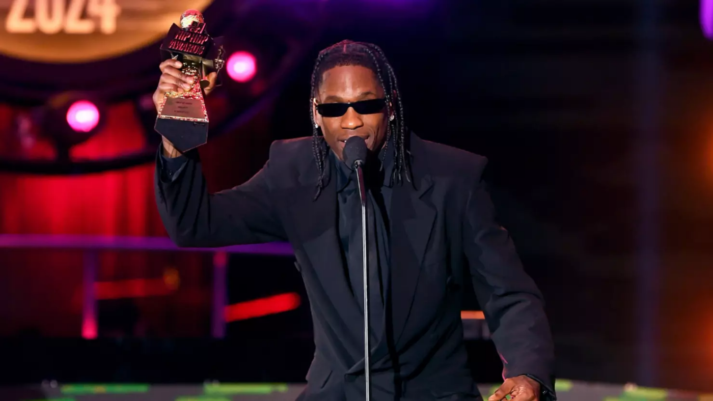 Travis Scott with I Am Hip Hop Award